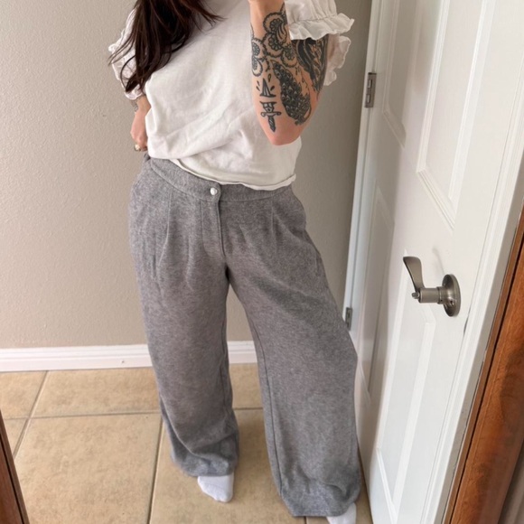 PAIGE Kara Pants Soft Gray Fabric Blend - Picture 3 of 8